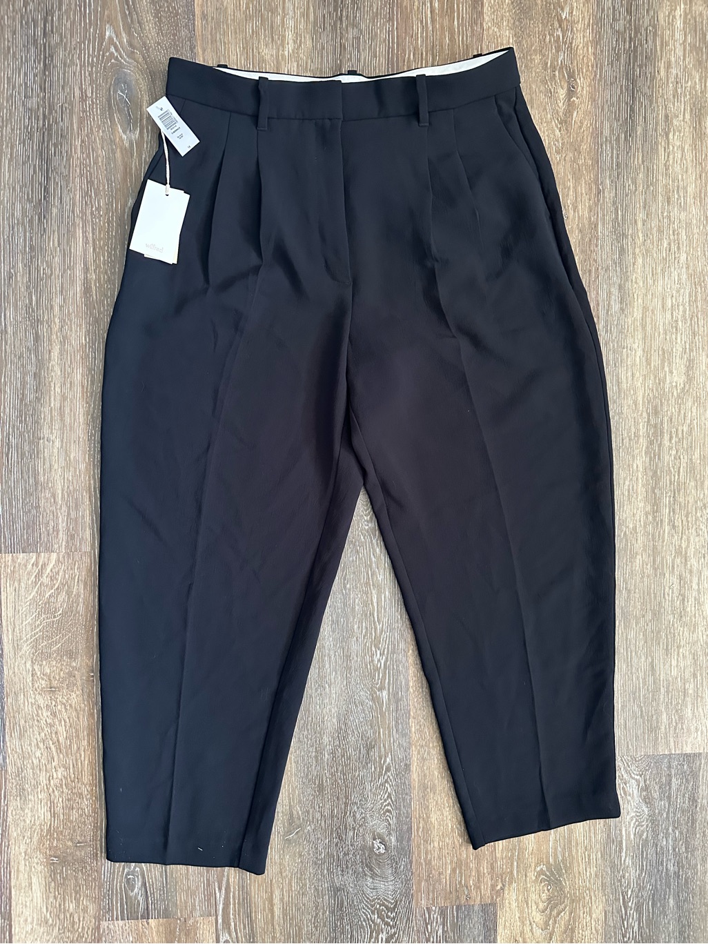 Aritzia Babaton Carrot Pants